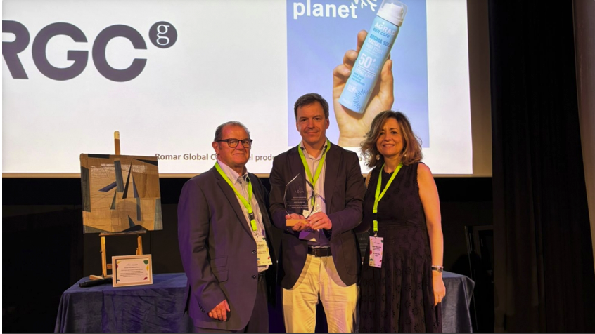 Agrado recibe el premio al aerosol más innovador del año por su bruma facial de la mano de AEDA